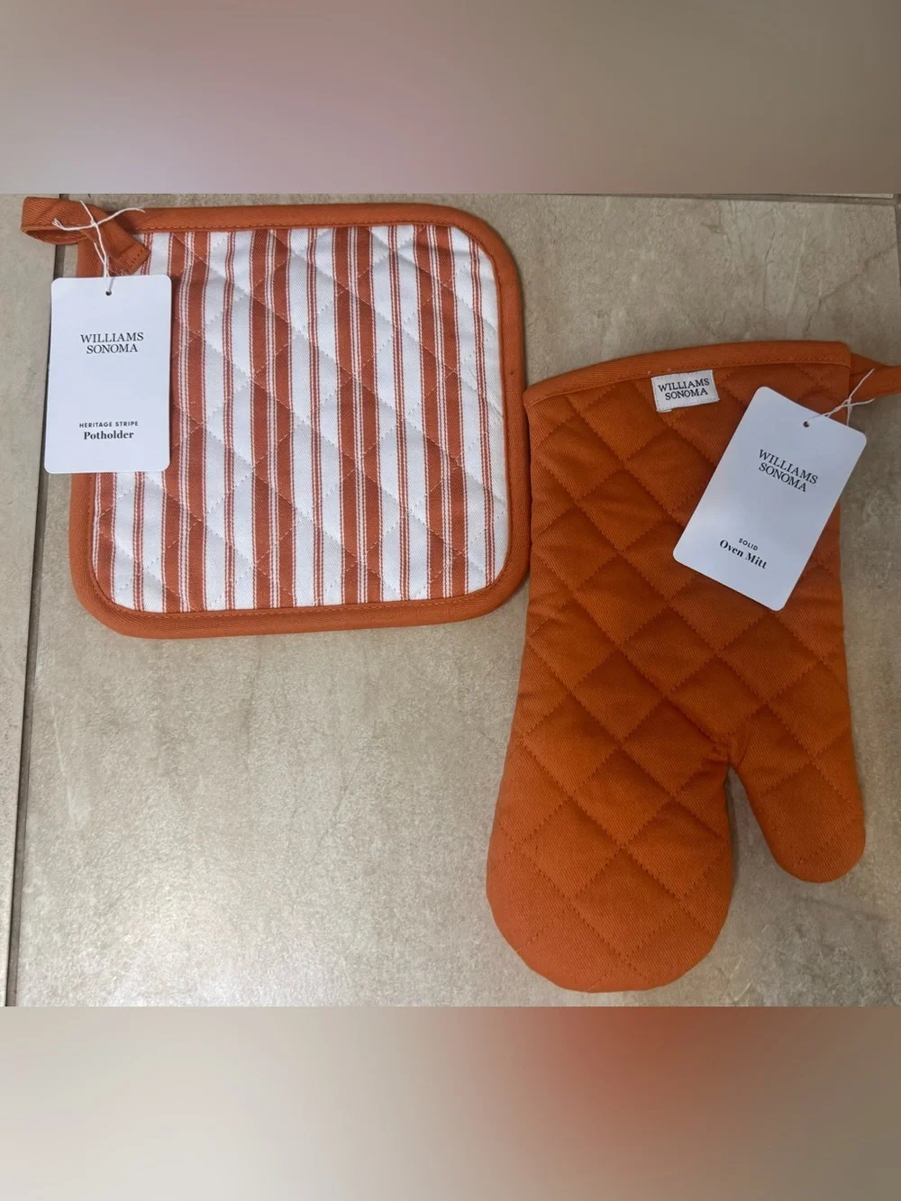 Williams Sonoma Potholder and Oven Mitt