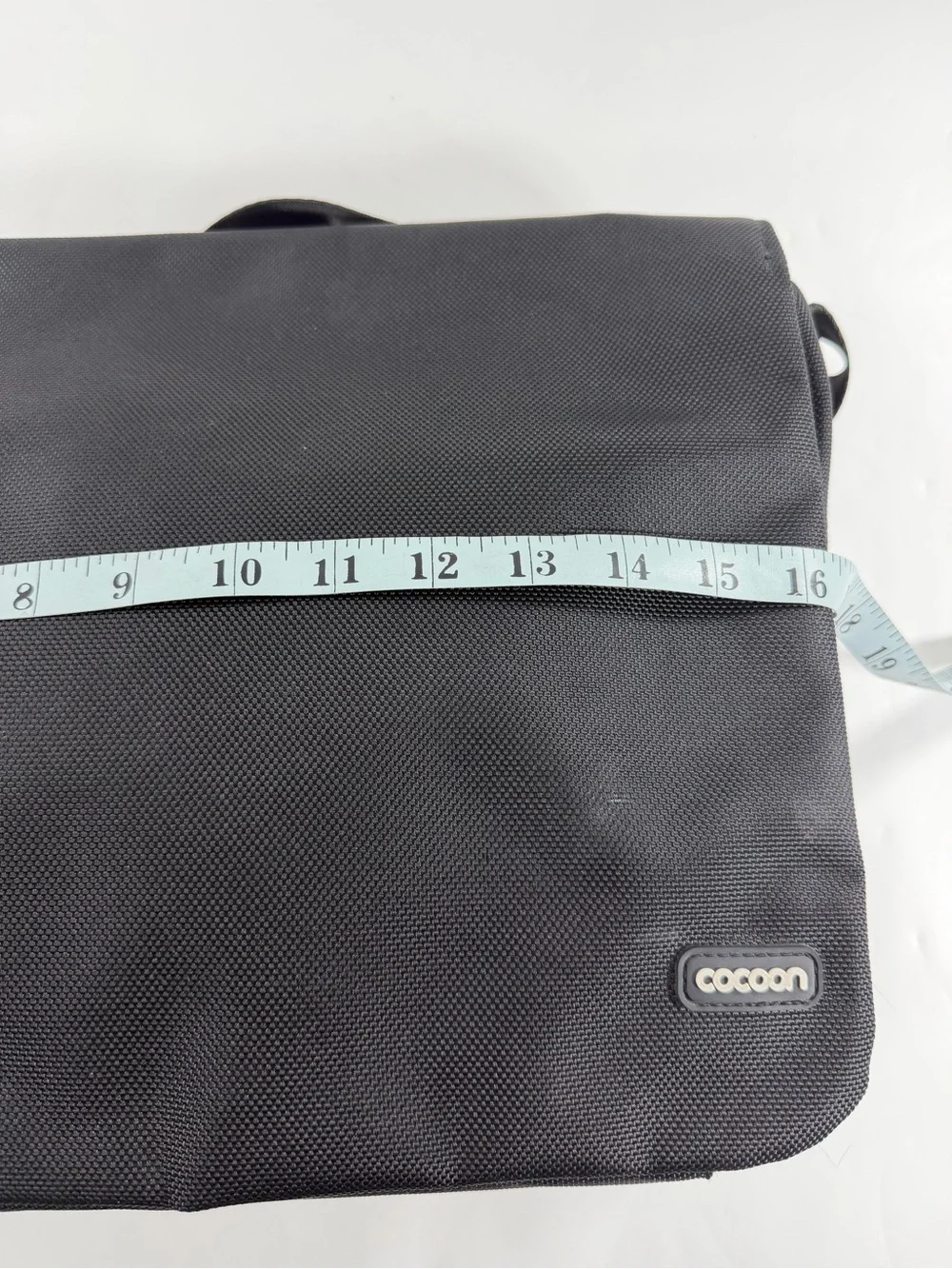 Cocoon minimalist messenger