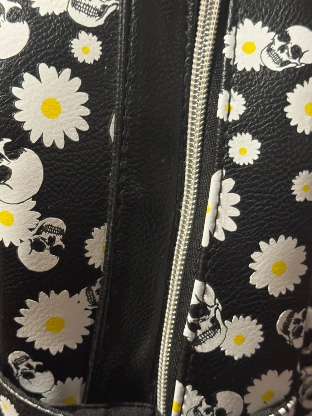 Hot Topic this daisy