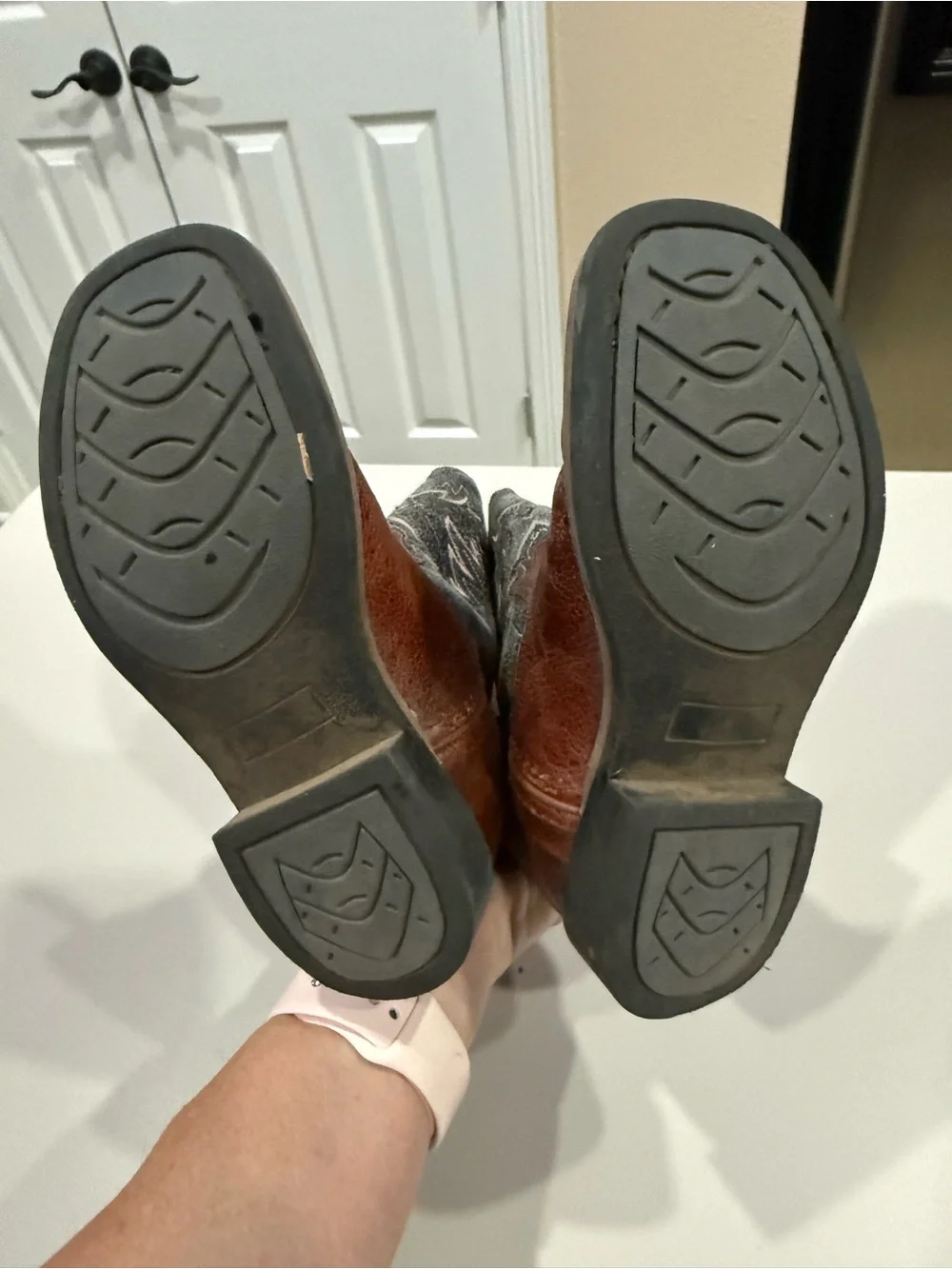N/A toe stitching sueded