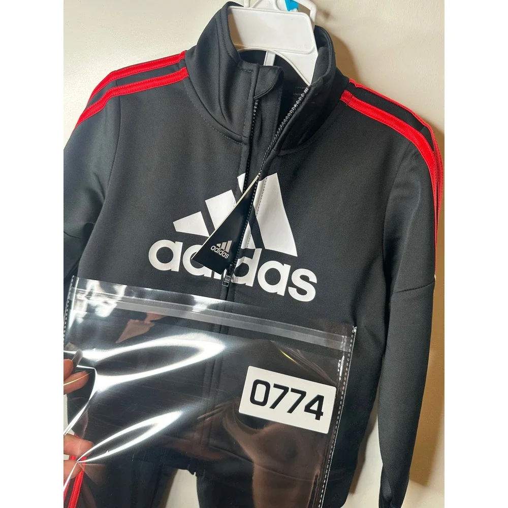 adidas features elastic