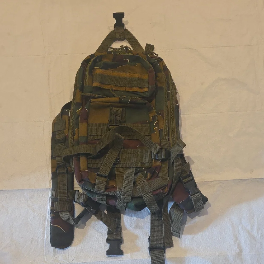 Unbranded Tactical‎ Backpack Camouflage 18x12x6