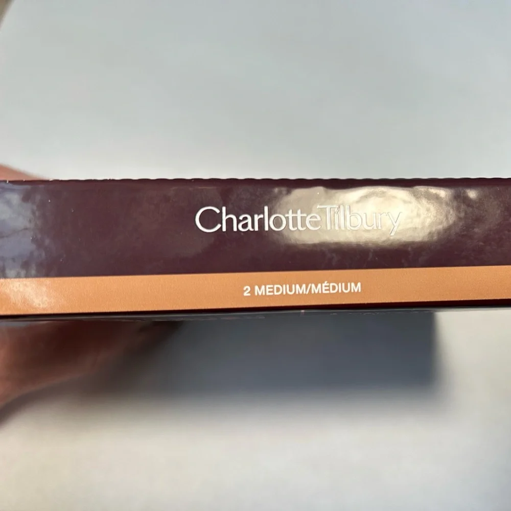 NWT🌷#2 - Charlotte Tilbury’s Refillable Airbrush Matte Bronzer