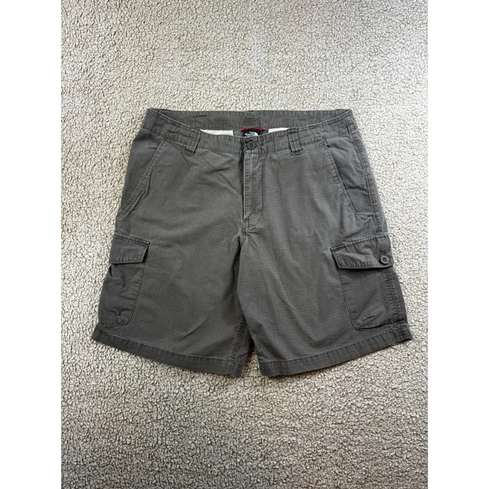 The North Face Men's Shorts Size 34 Gray Cargo Hiking Outdoor Casual
