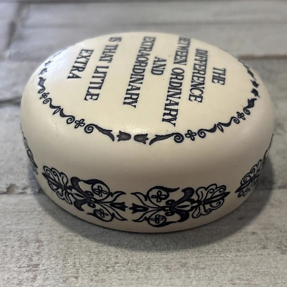 Baekgaard paper weight