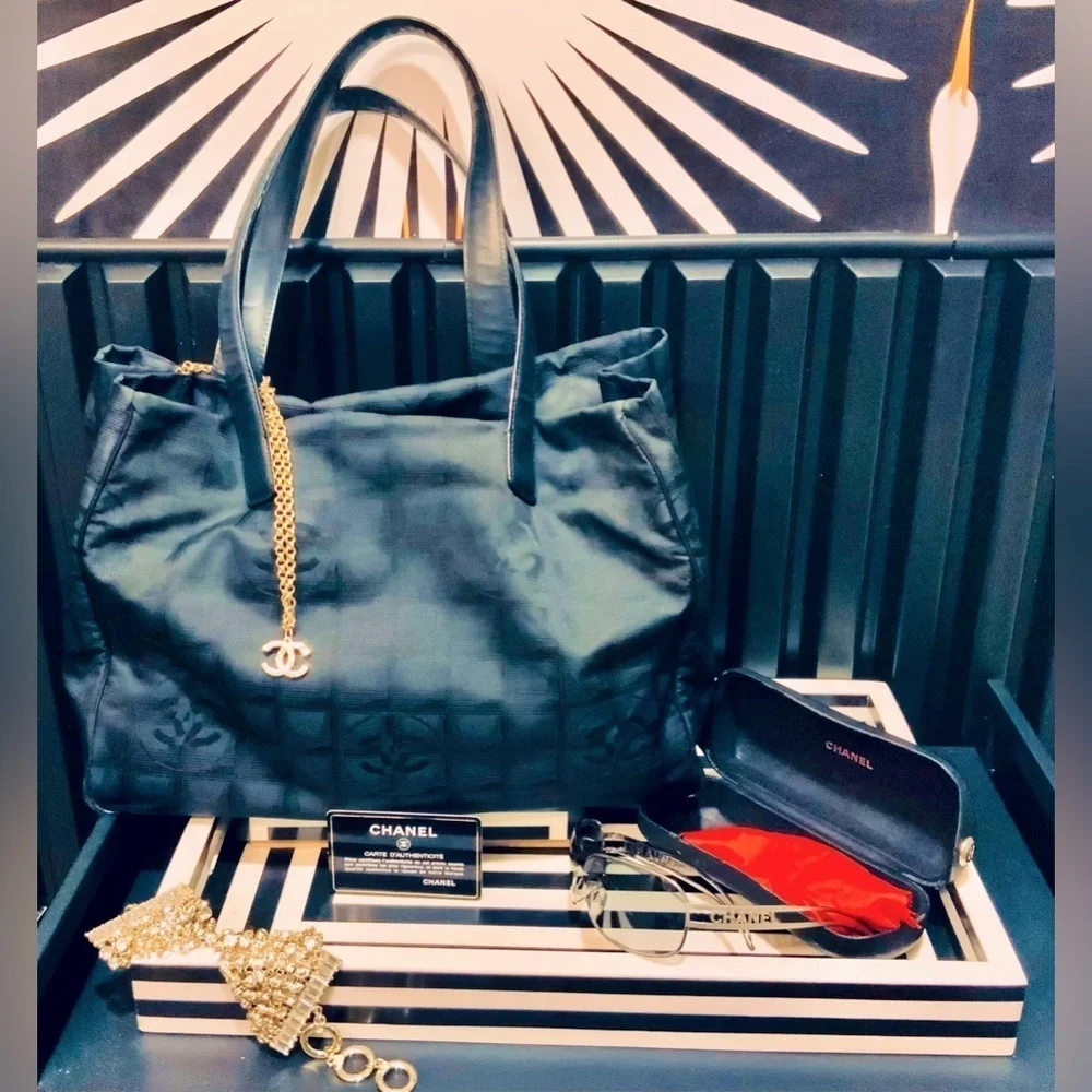 CHANEL travel tote