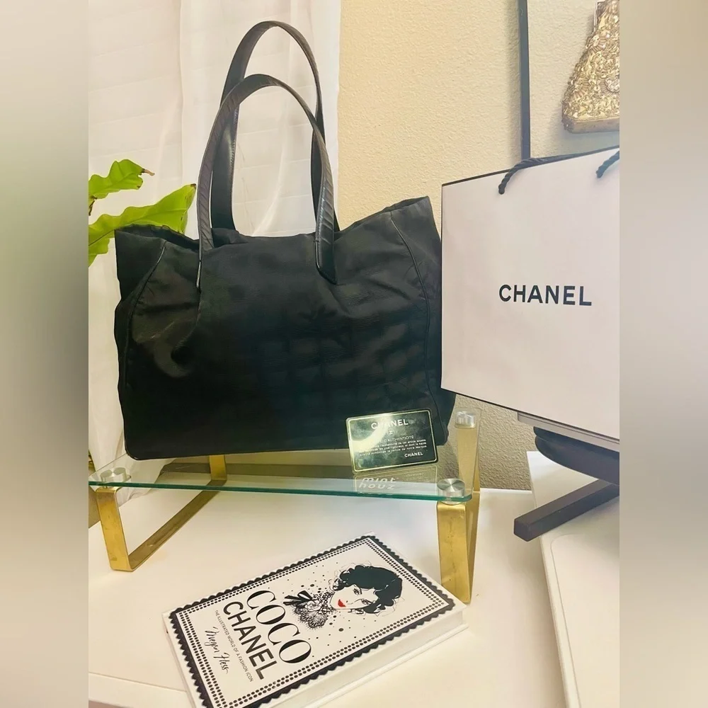 CHANEL travel tote