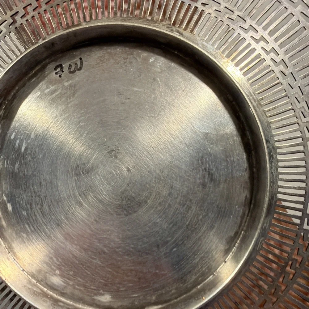 SHEFFIELD  DESIGN MADE IN USA HMC  E.P.N.S. 0326  SILVER COLOR FOOTED PLATES 10
