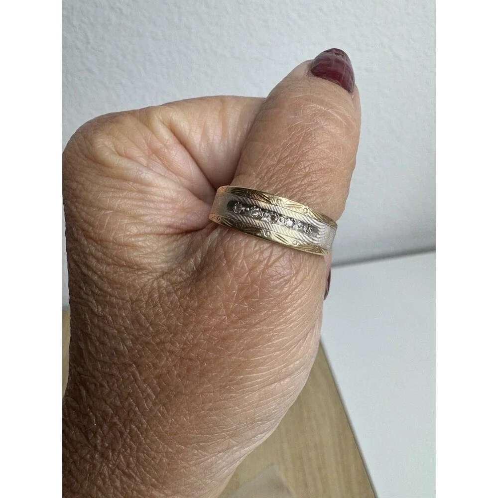 14K Gold Diamond Etched Vintage Wedding Band Sz 10.5 5 Grams Two Tone