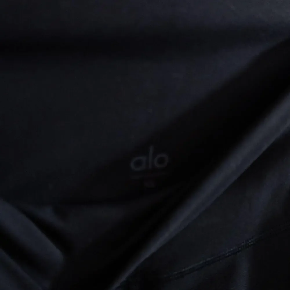 ALO Yoga elastane made breathable