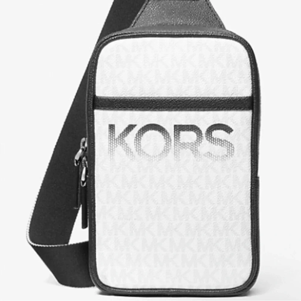 Michael Kors NWT Cooper Medium KORS Logo Sling Pack