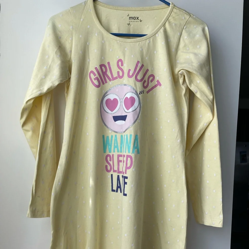Girls sleep wear