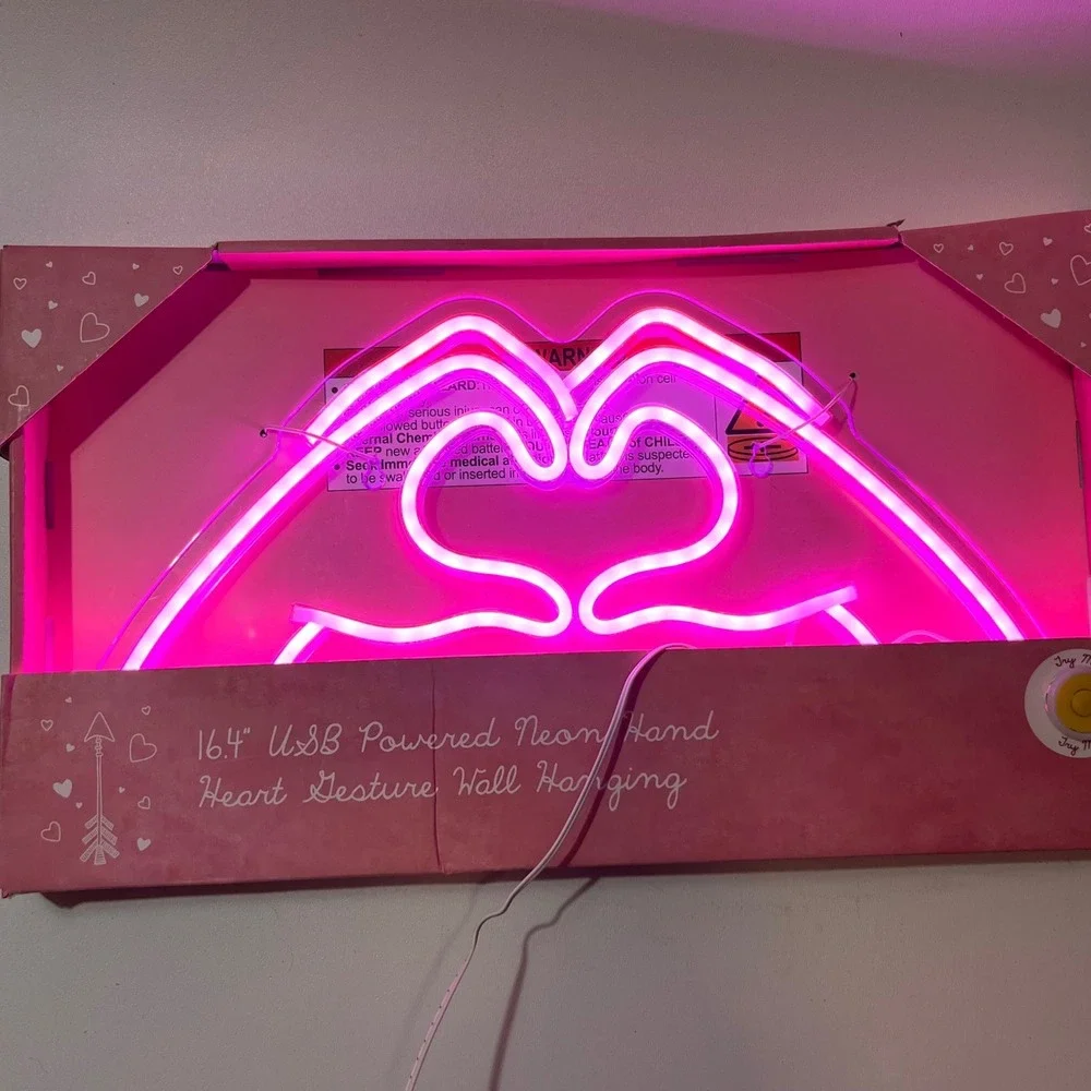 Neon Hand Heart Gesture Light USB Powered 16.4 Inch Pink Wall Hanging Indoor Use