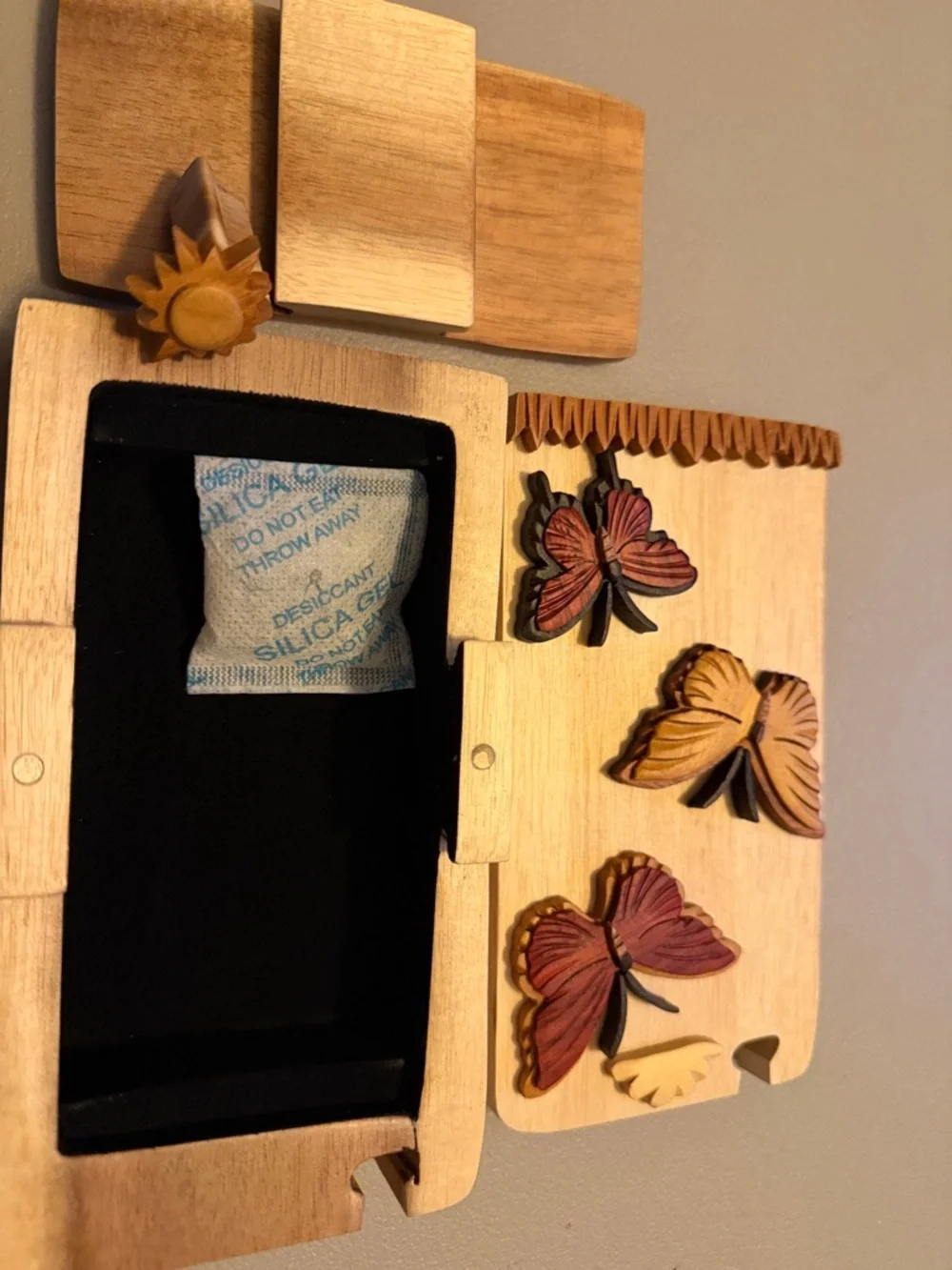 Carver Dan’s Shop carved adds natural