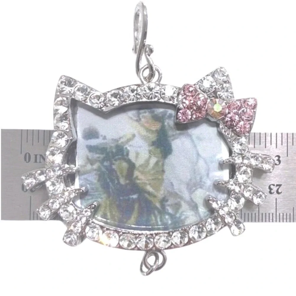 The Unbranded Brand delightful silver