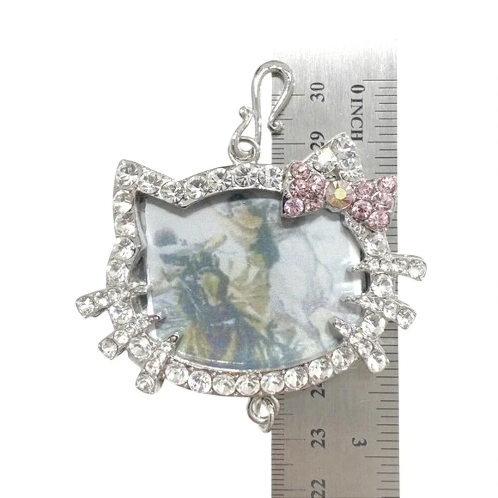 The Unbranded Brand delightful silver