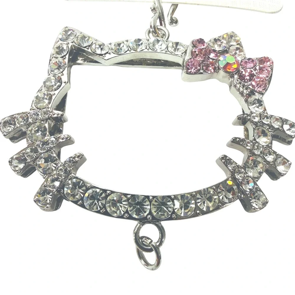 The Unbranded Brand delightful silver