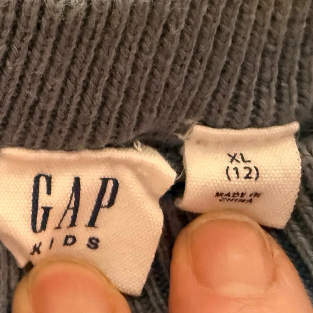 GAP stylish crewneck