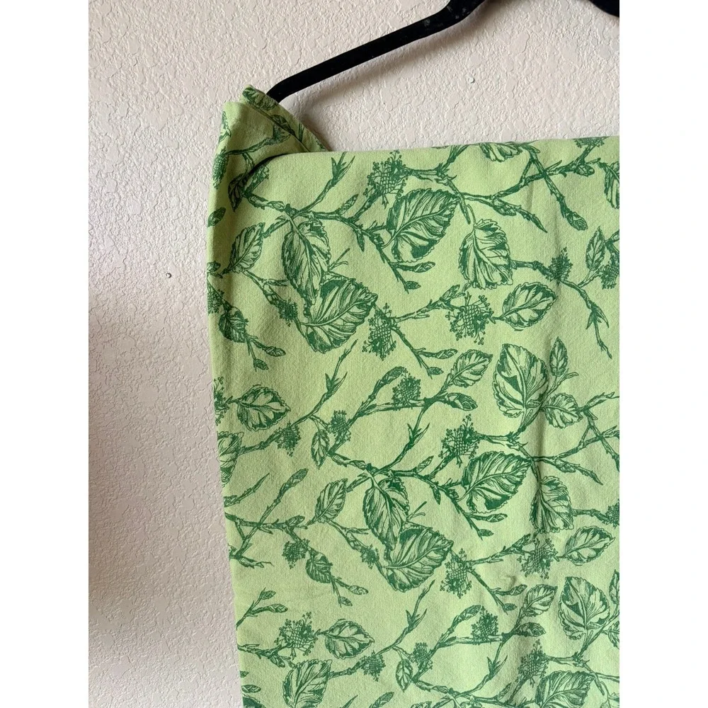 N/A elegant tablecloth