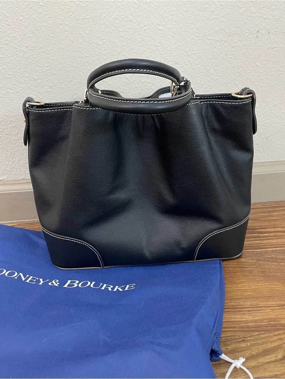 Dooney & Bourke structured pebble