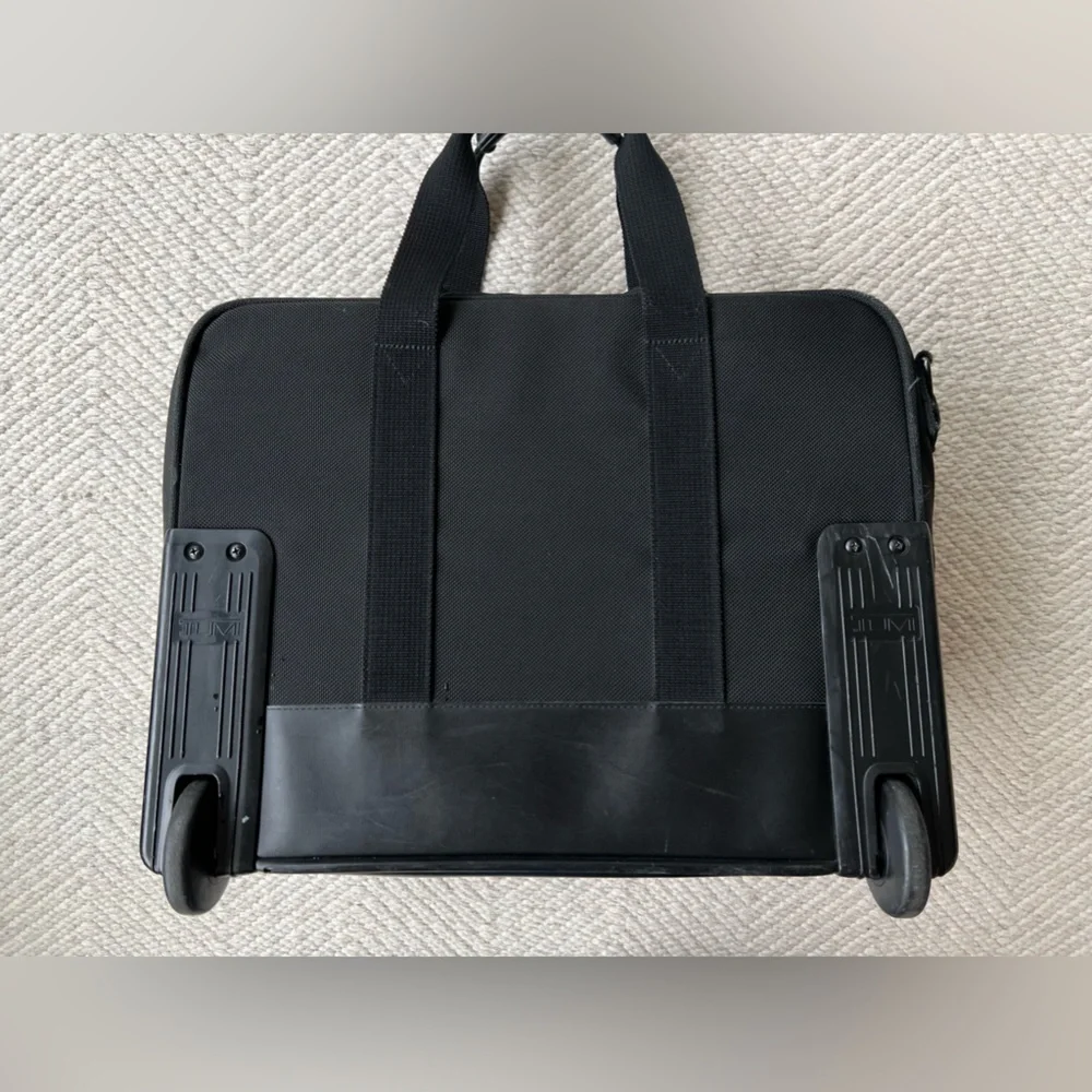 Tumi briefcase good