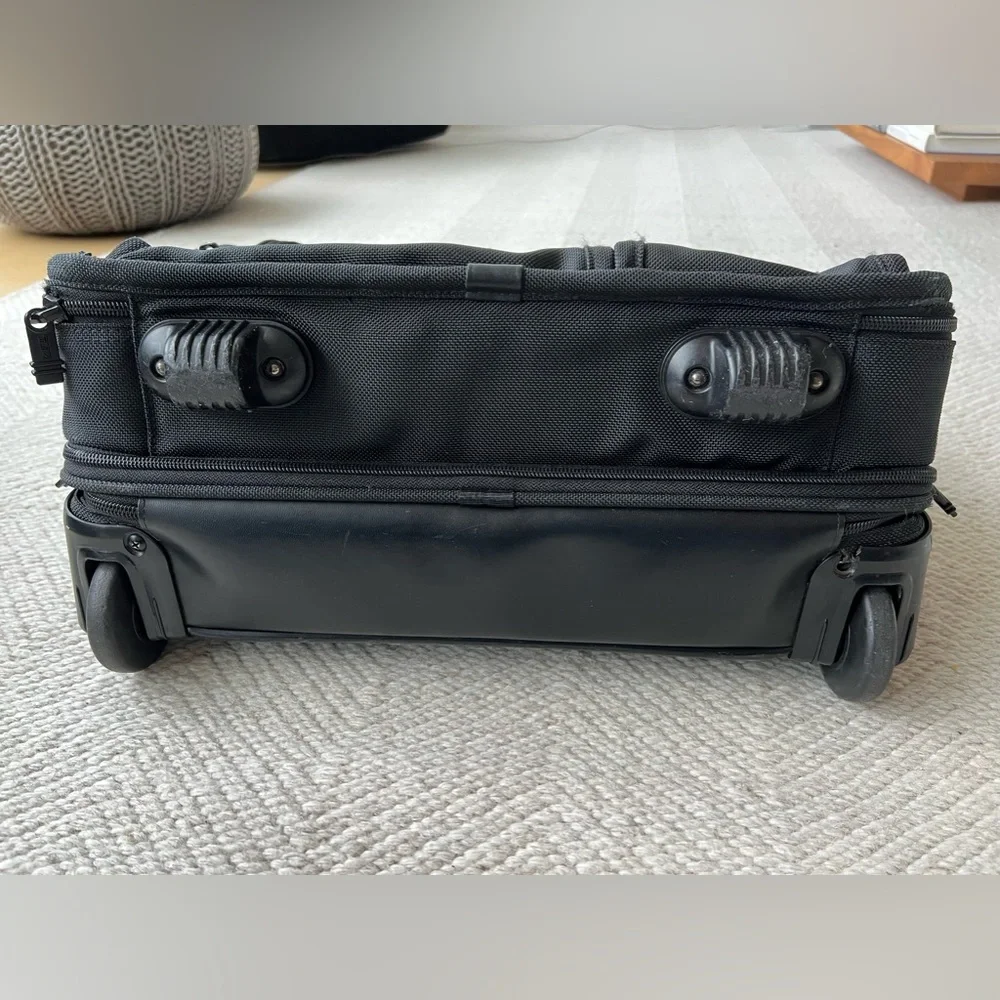 Tumi briefcase good