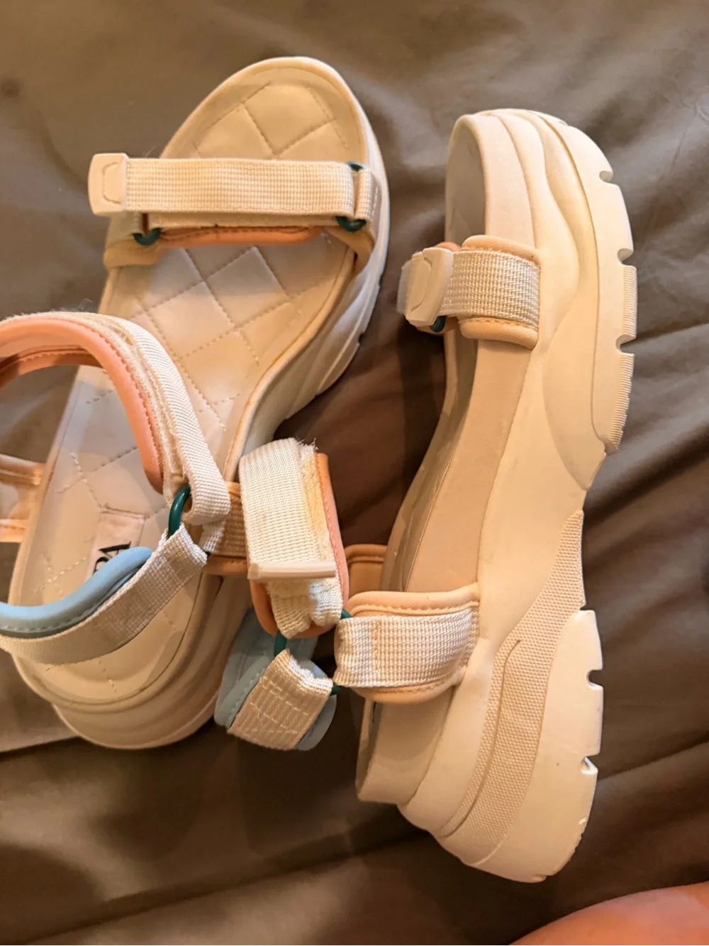 Zara comfort everyday base