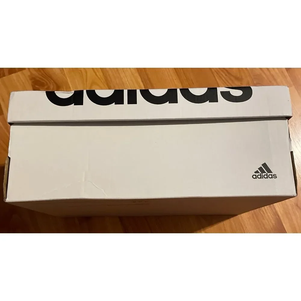 Adidas‎ empty shoe box