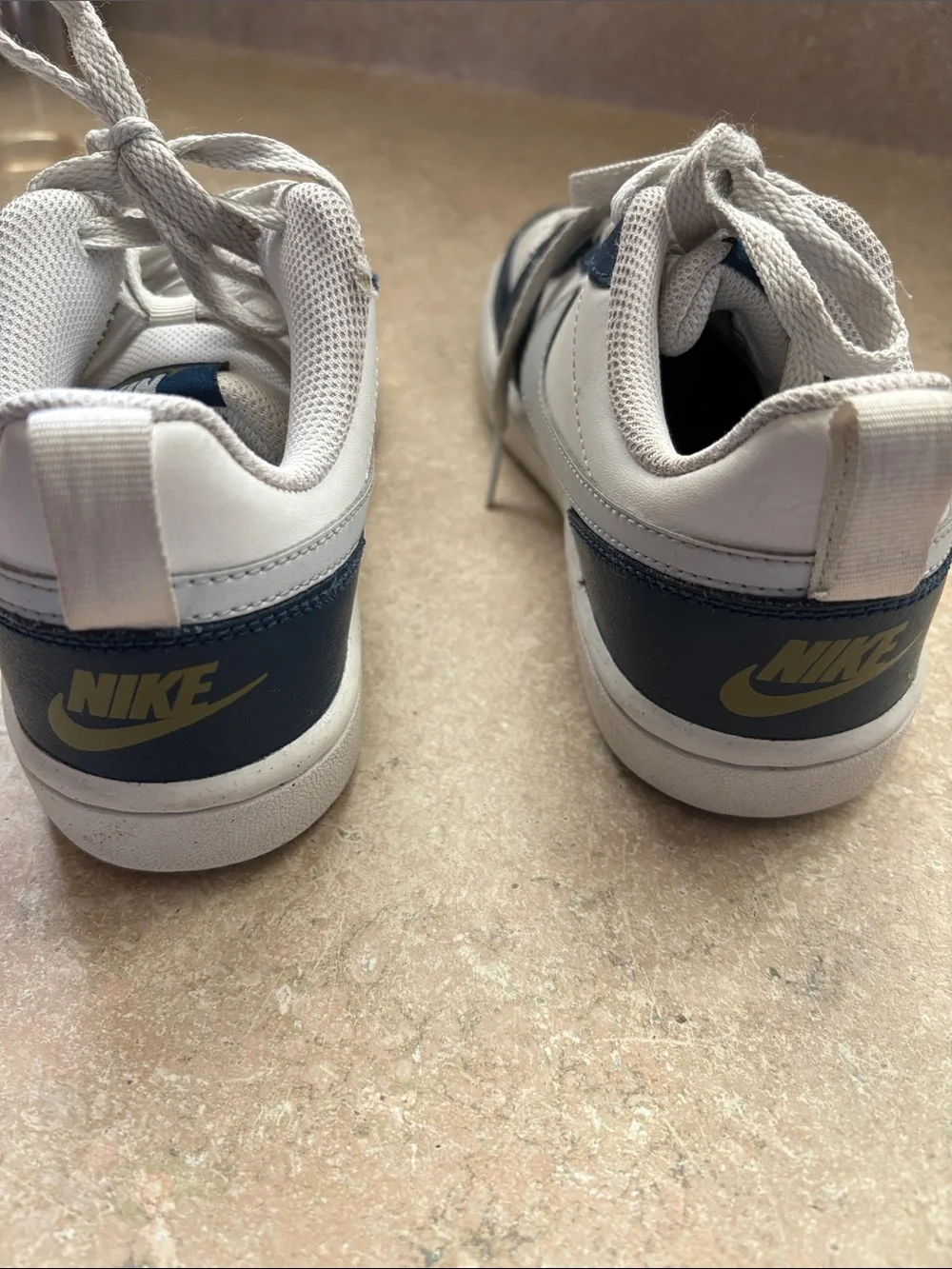 Nike low top