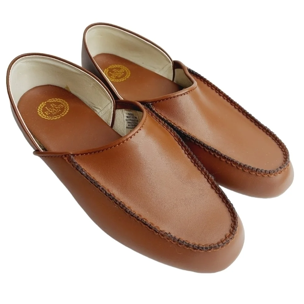 L.B. Evans 9 M Chicopee Slippers Brown Leather Classic Moccasin House Shoe EUC