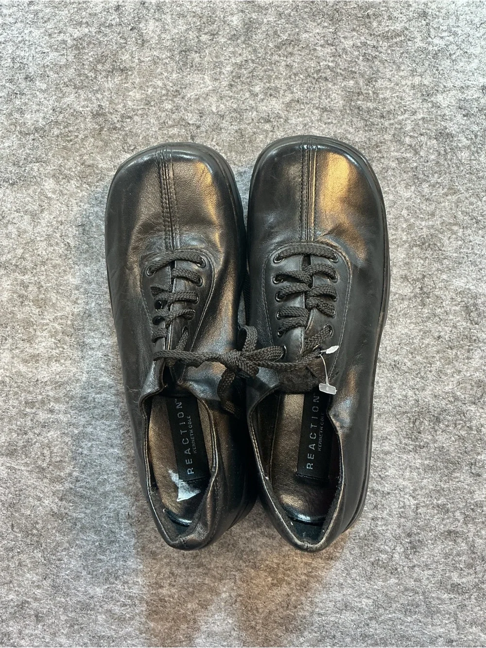 Kenneth Cole Reaction sleek black