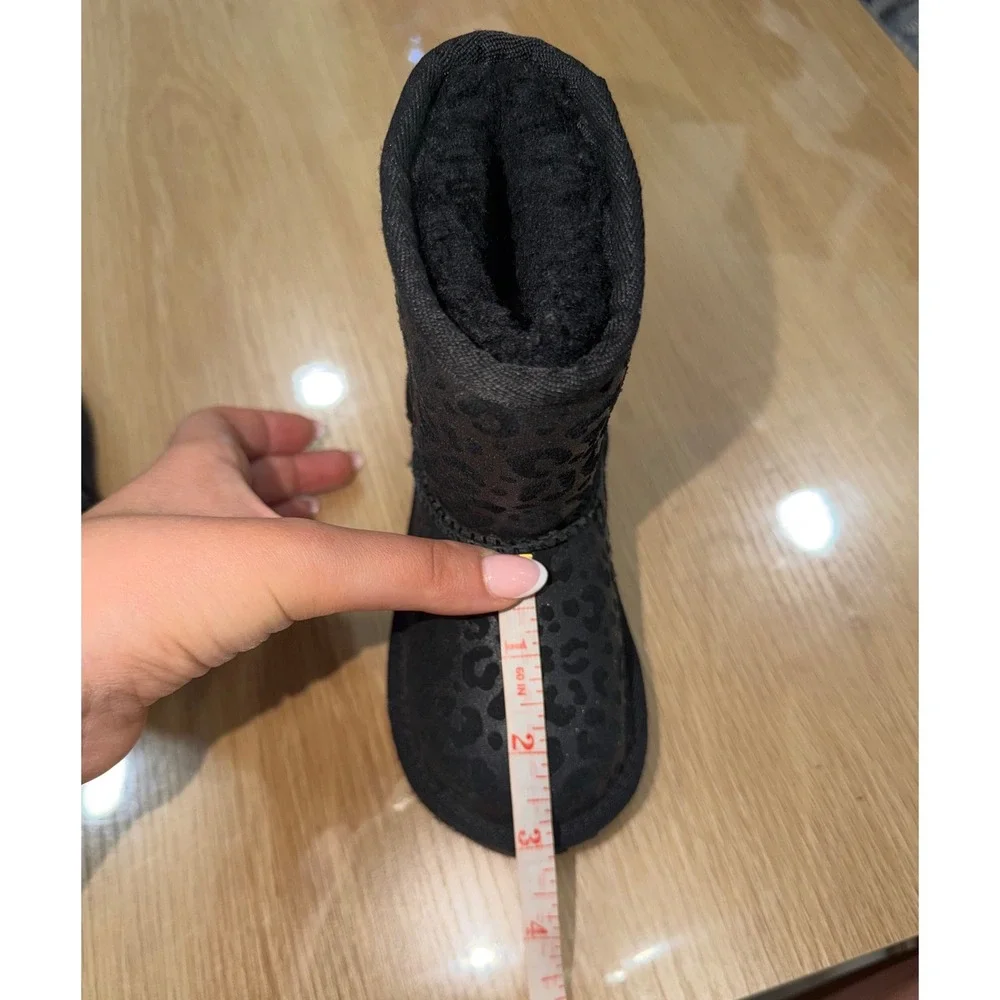 UGG classic short