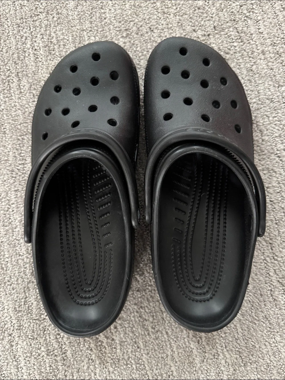 CROCS Classic Clog in Black