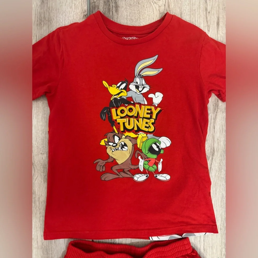 Warner Bros. set featuring shirt