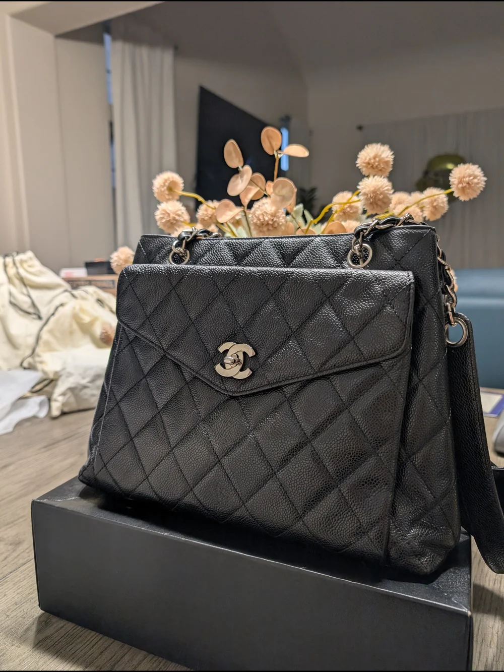 CHANEL classic tote