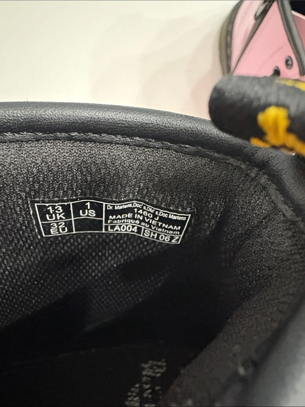 Dr. Martens glossy pink