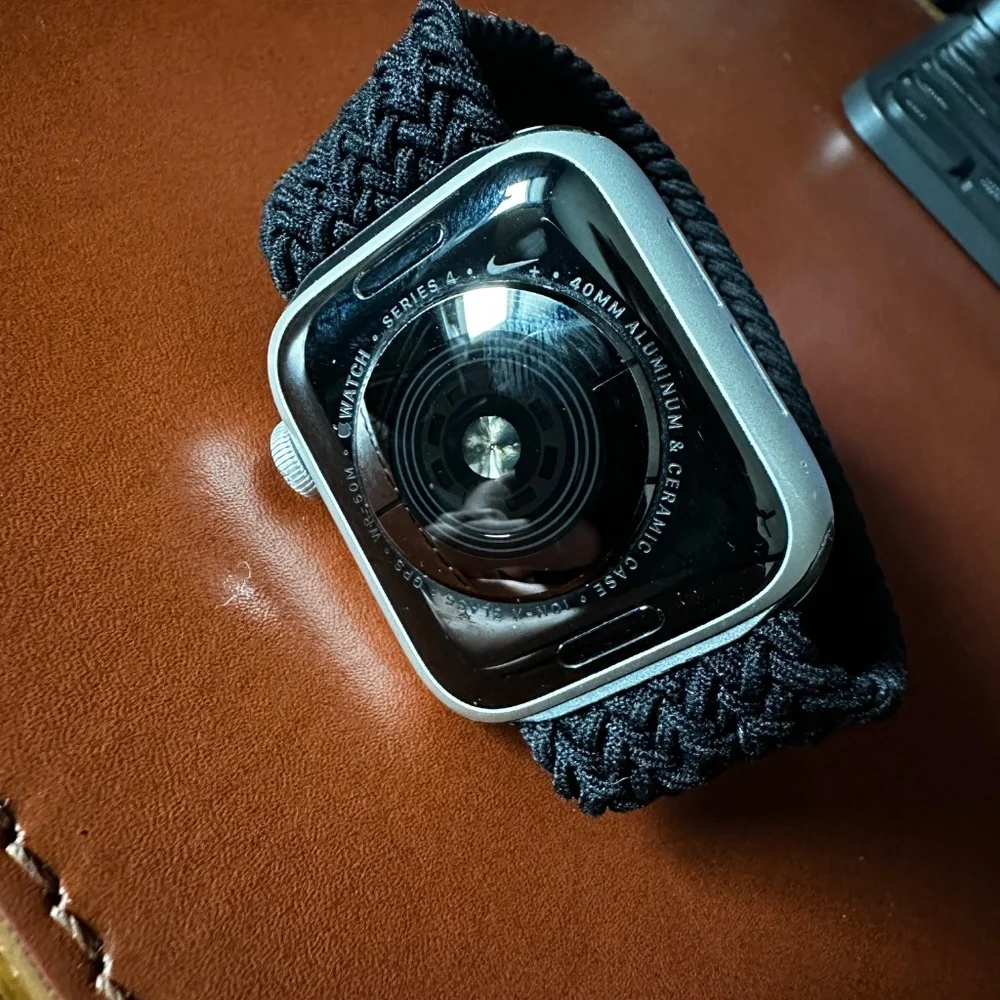 Apple Watch Series 4 Nike + 40mm Silver