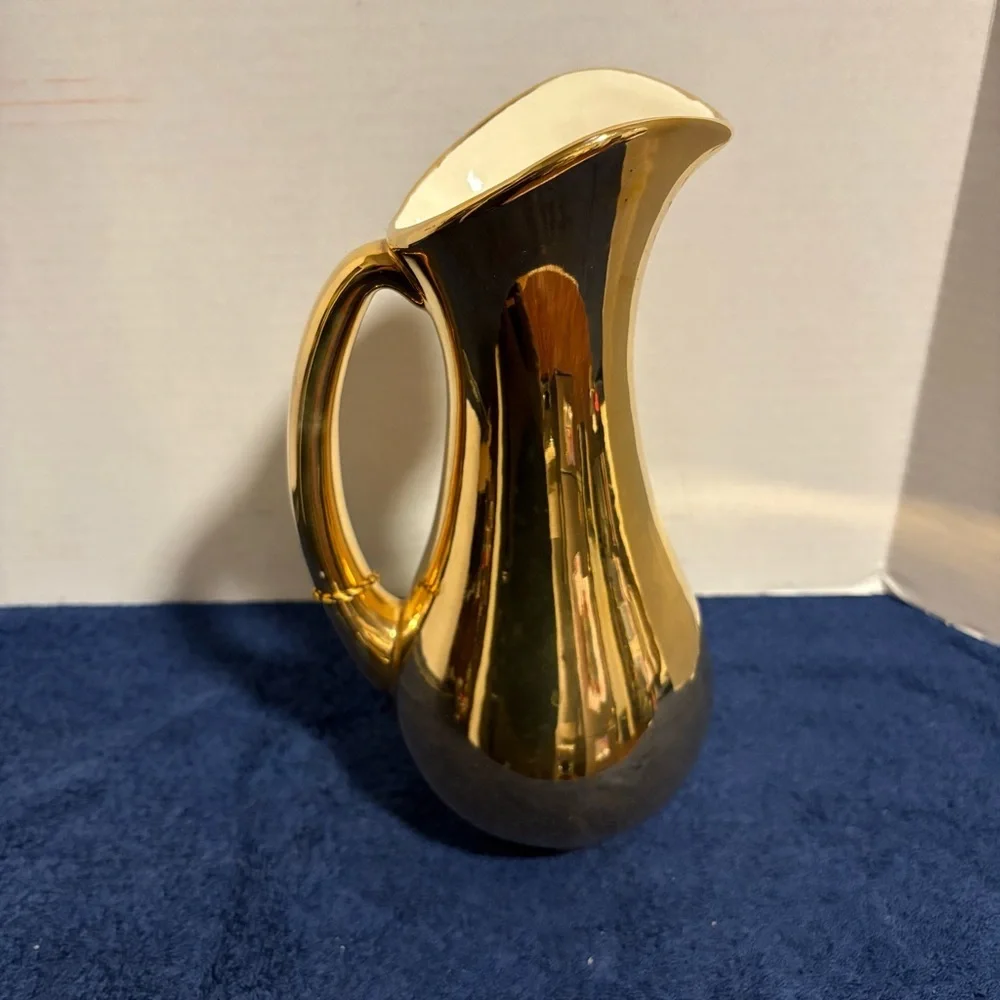 Vintage Royal Haeger Art Pottery 22K Gold Vase Ewer Prestige w/ Original Tag 10”