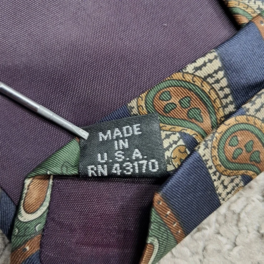 Requirements silk necktie