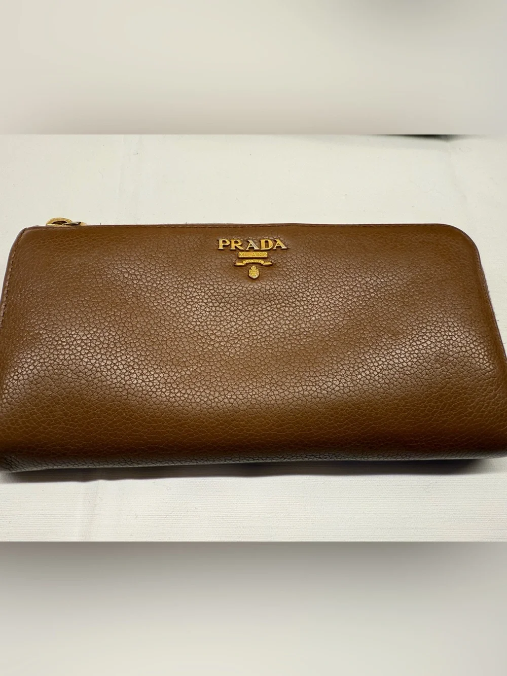 Prada comes box
