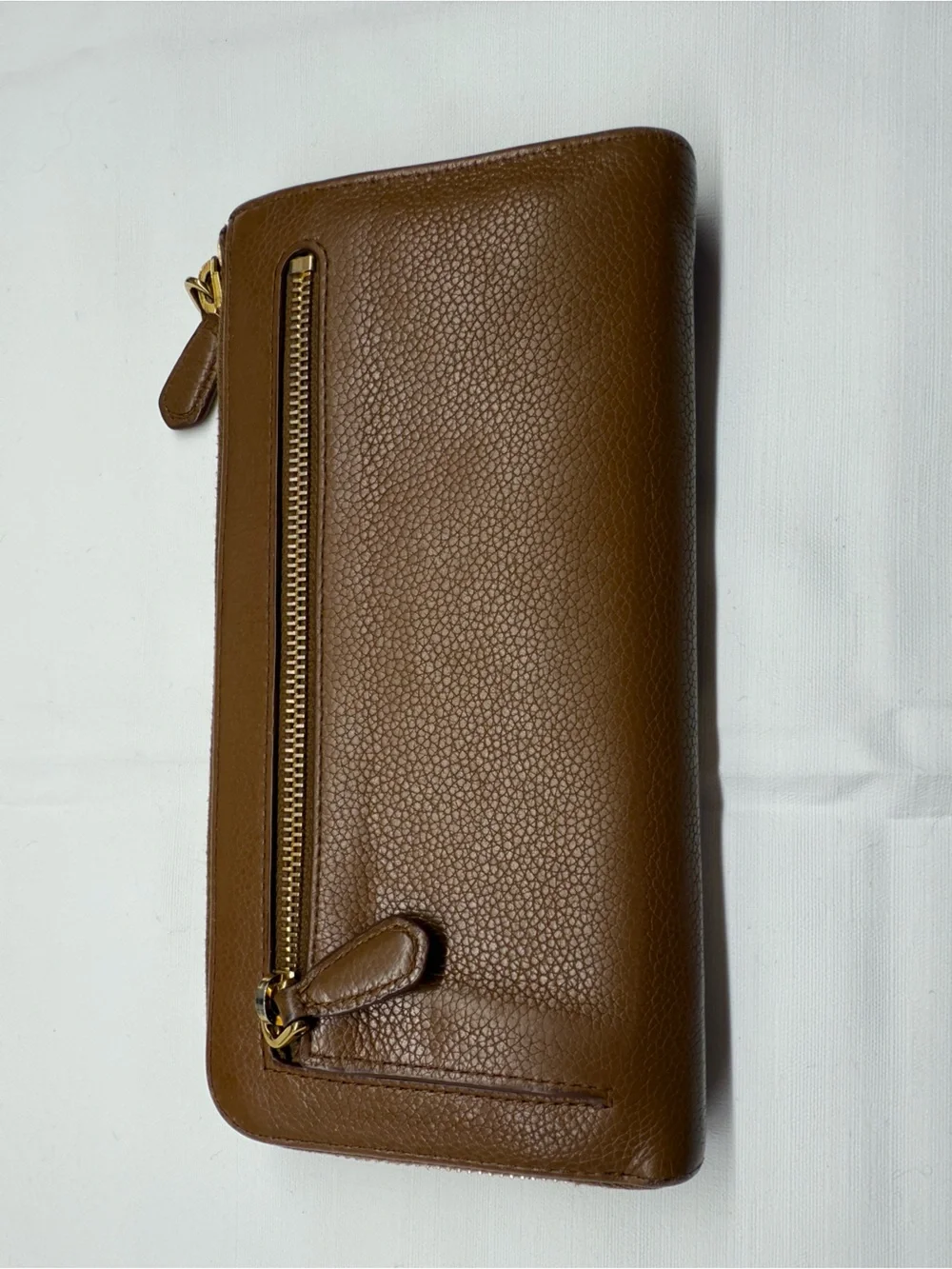 Prada comes box