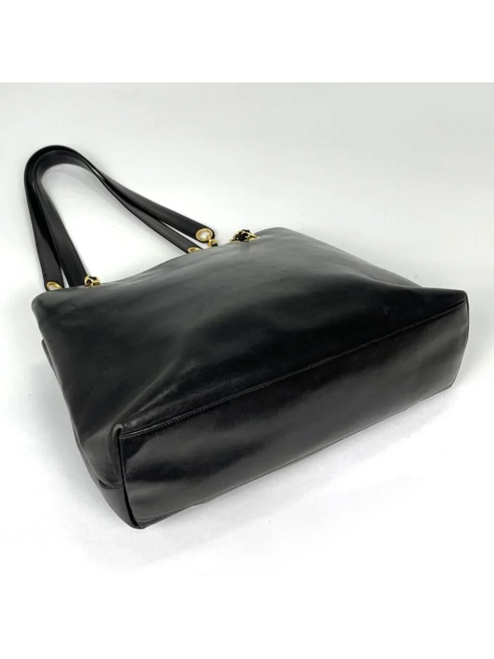 Chanel Tote CC Logo Leather Black
