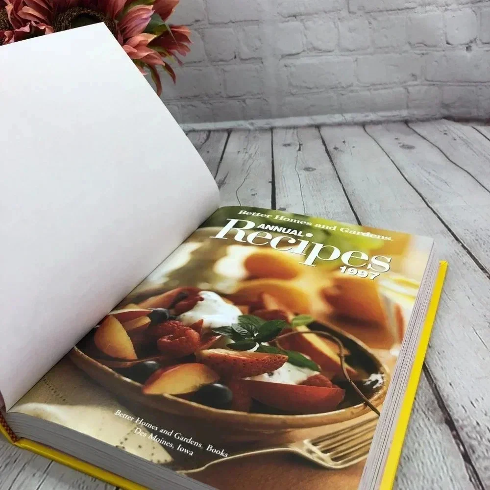 vintage Better homes and gardens Annual recipes cookbook 1997
