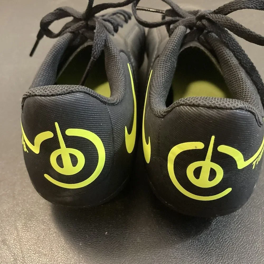 Nike size 5y