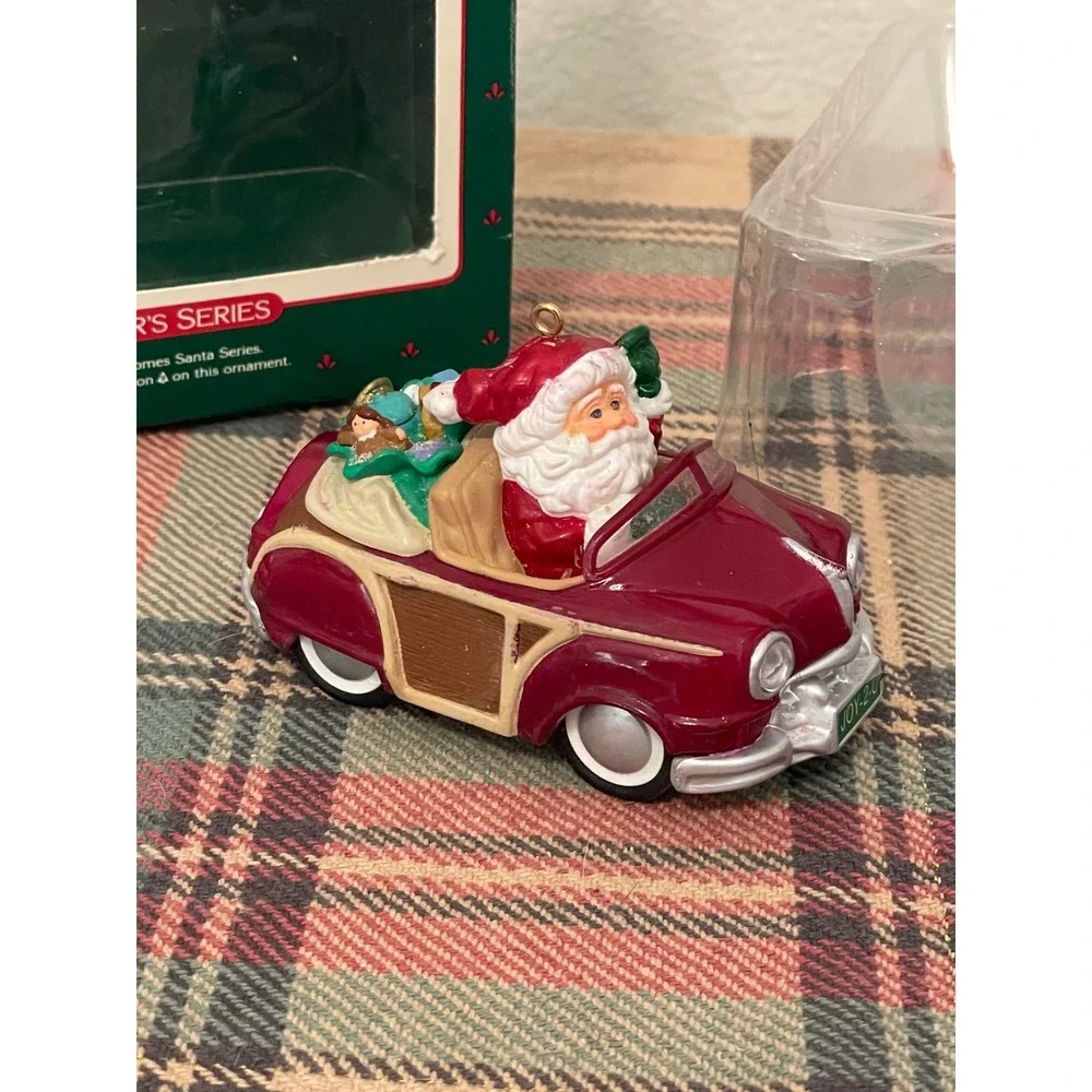 Hallmark ornament excellent