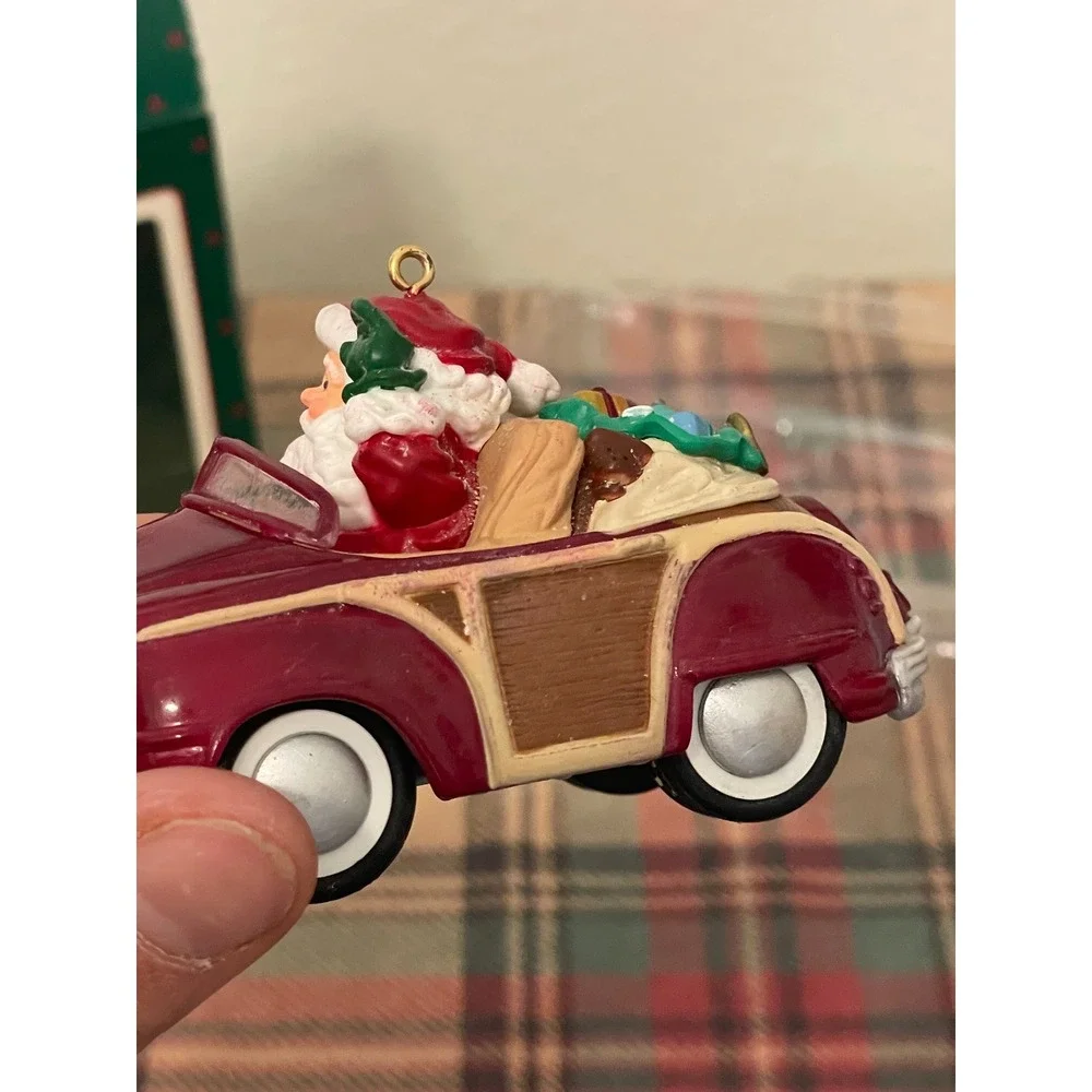 Hallmark ornament excellent