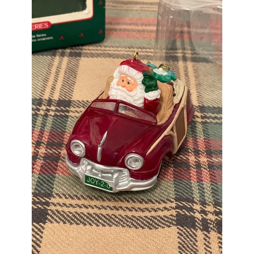 Hallmark ornament excellent
