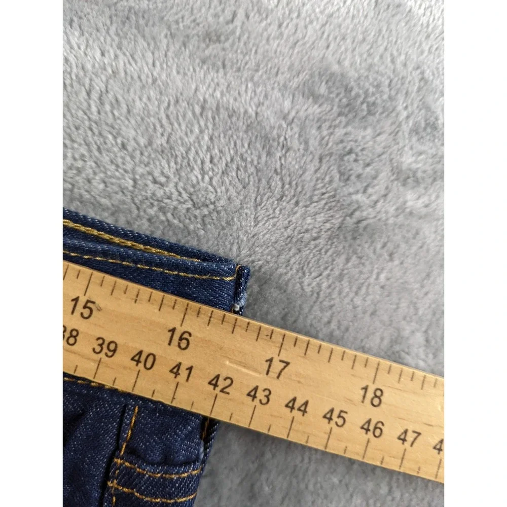 Levis size tag