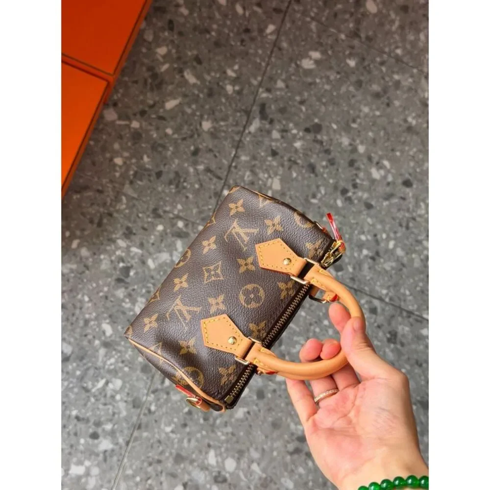 Louis Vuitton Women Pre-Loved Bag Brand New Condition