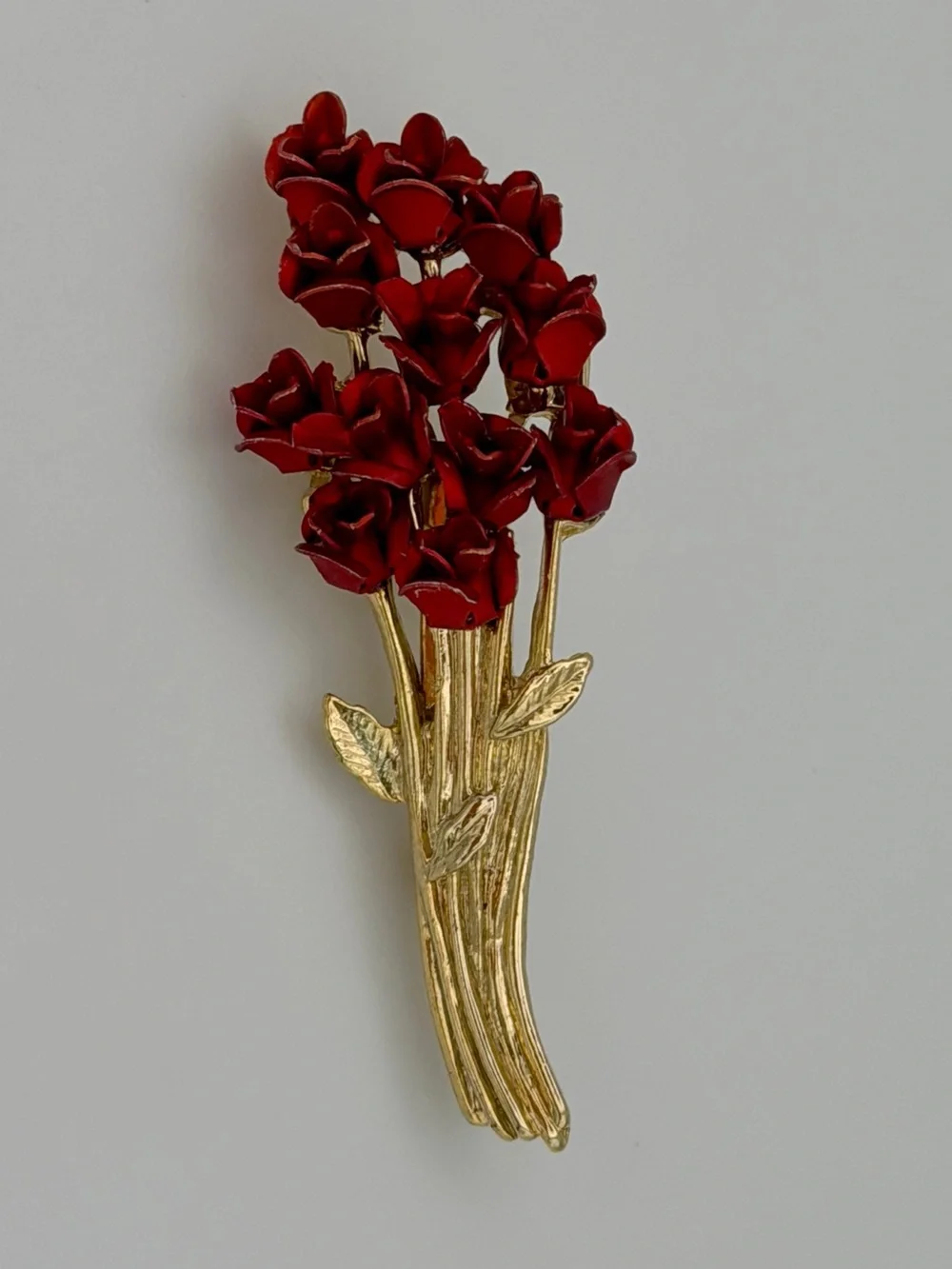 Vintage Gold-Tone Rose Bouquet Brooch Pin with Red Enamel Flowers Signed DM 97